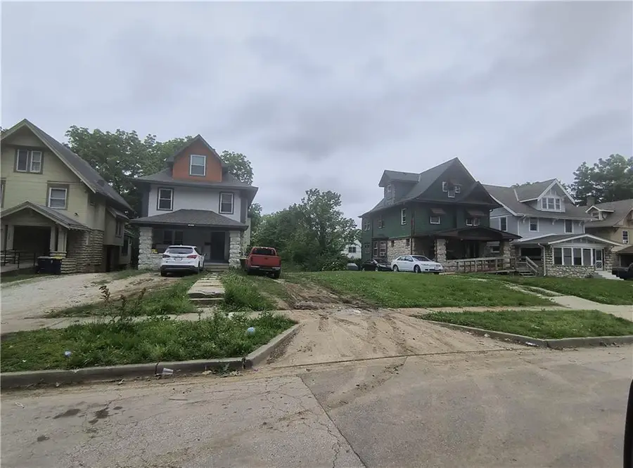 4020 Chestnut Avenue, Kansas City, MO 64130 - #2