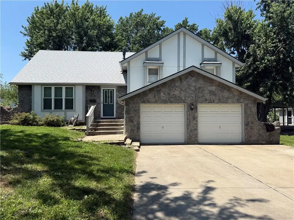 505 S Ridge Drive, Olathe, KS 66061 - #1
