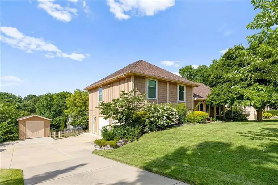 804 Tam O Shanter Drive, Kansas City, MO 64145 - #2