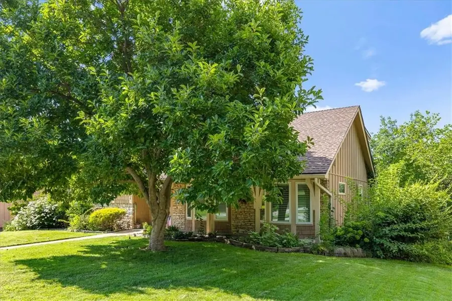 804 Tam O Shanter Drive, Kansas City, MO 64145 - #3