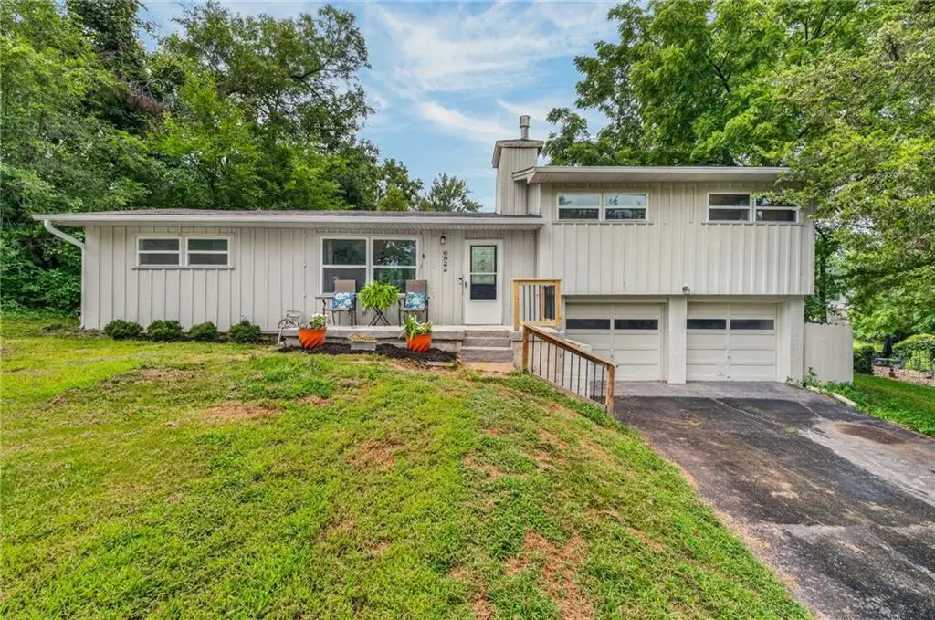 6922 NW 68th Terrace, Kansas City, MO 64152 - #1