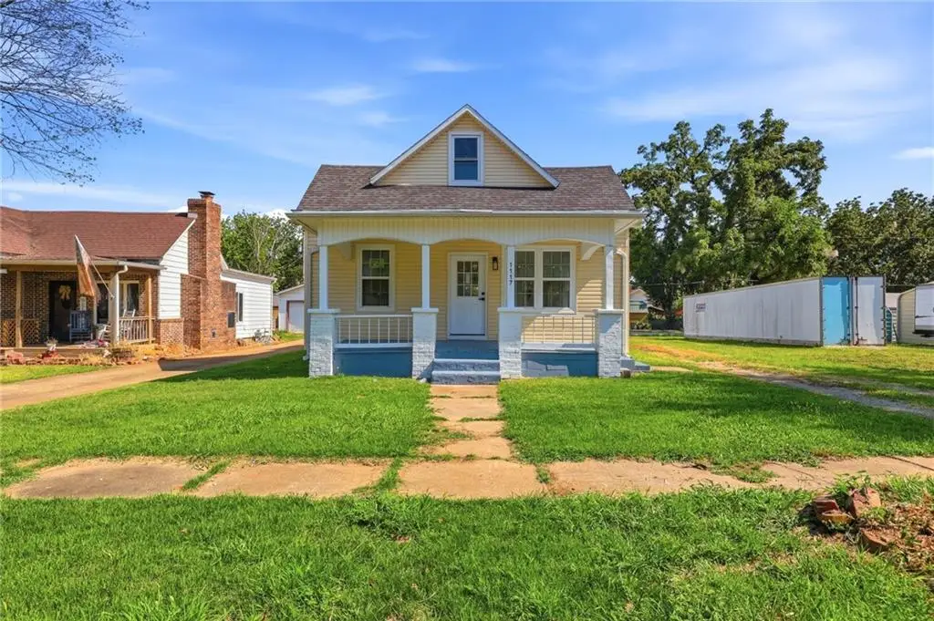 1117 E 1st Street, Fort Scott, KS 66701 - #1