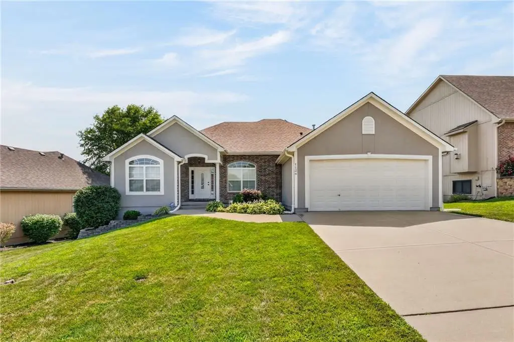 1126 N Glenview Avenue, Independence, MO 64056 - #1