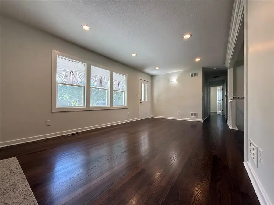 7332 Parallel Parkway, Kansas City, KS 66112 - #3