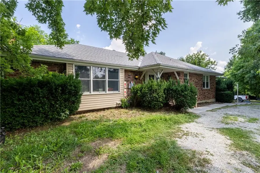 5507 Woodbine Road, Saint Joseph, MO 64505 - #3