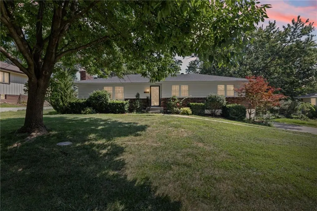 2308 NW Powderhorn Drive, Kansas City, MO 64154 - #1