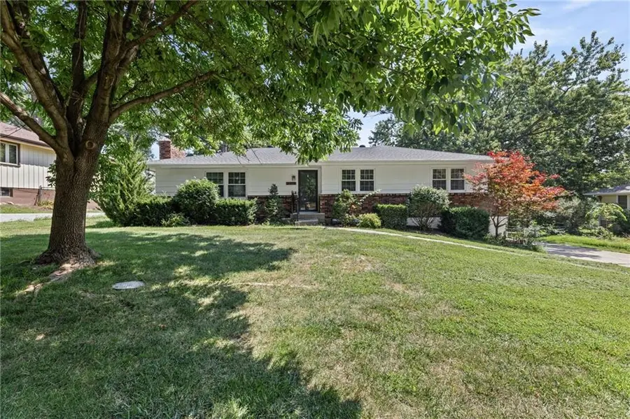 2308 NW Powderhorn Drive, Kansas City, MO 64154 - #2