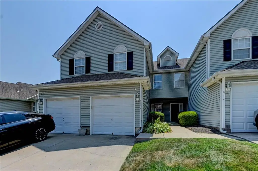 8112 N Lawn Avenue, Kansas City, MO 64119 - #1