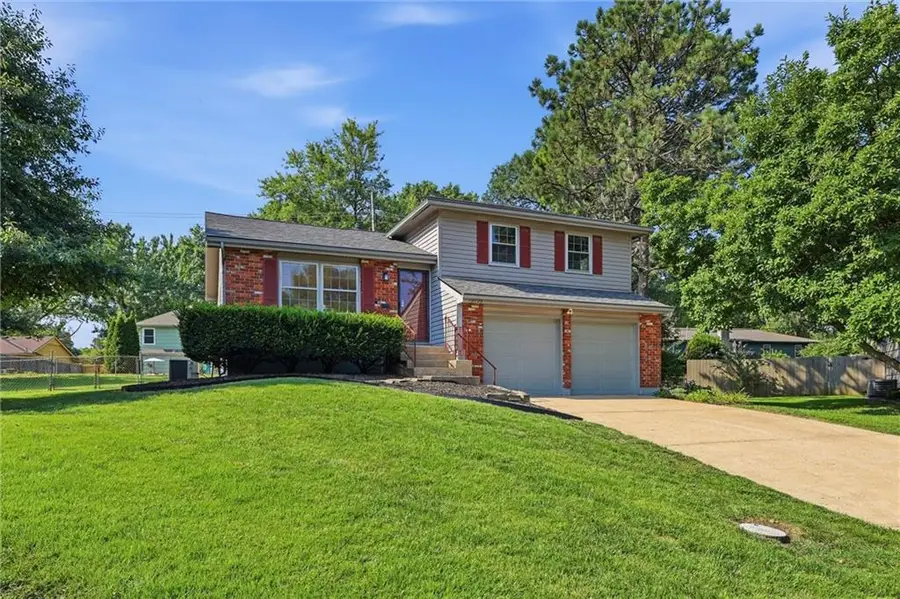 10729 Mcgee Street, Kansas City, MO 64114 - #2