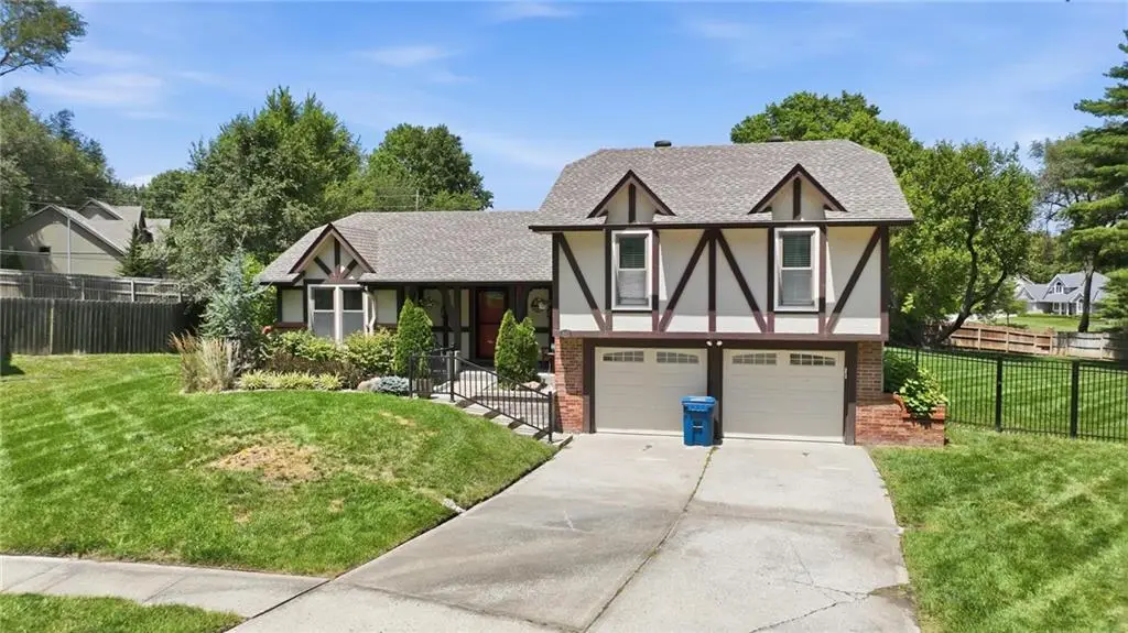 842 York Place, Liberty, MO 64068 - #1