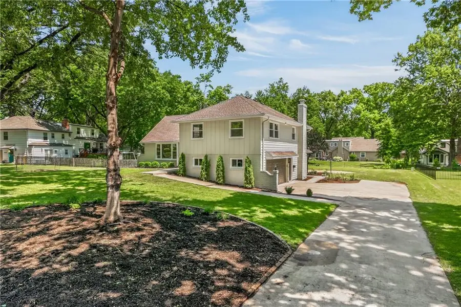 10505 Belinder Road, Leawood, KS 66206 - #2