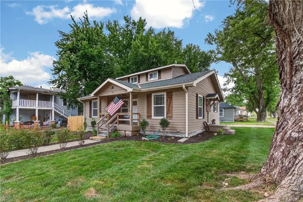 300 W Pine Street, Butler, MO 64730 - #1