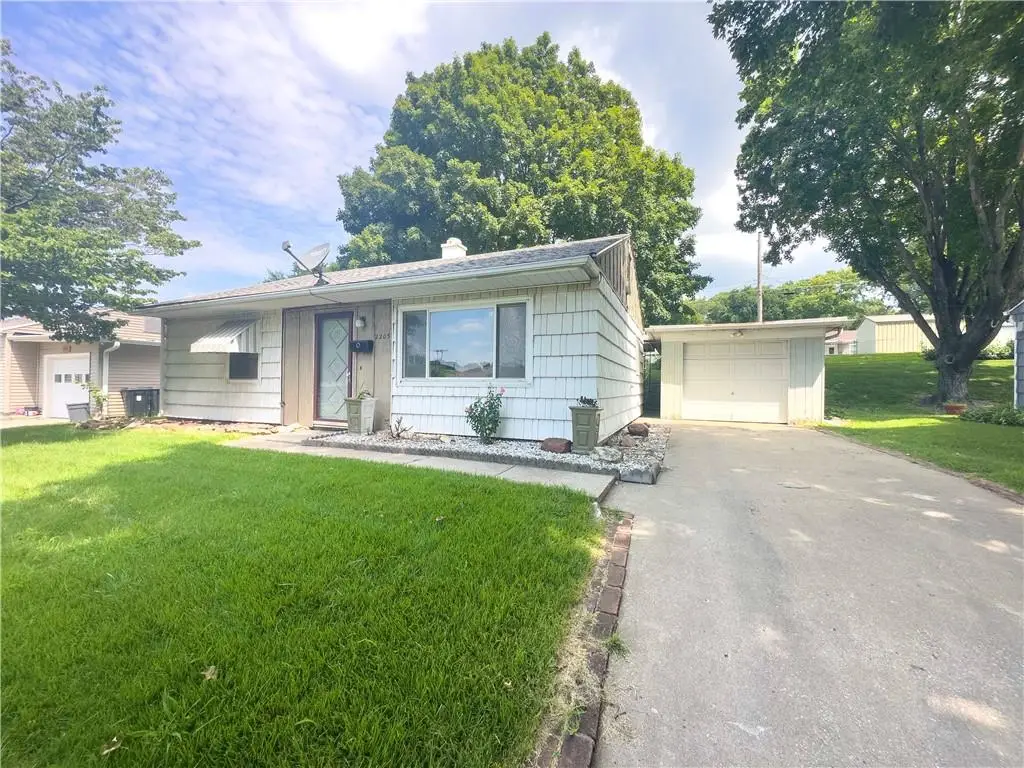 2205 Maple Street, Saint Joseph, MO 64507 - #1