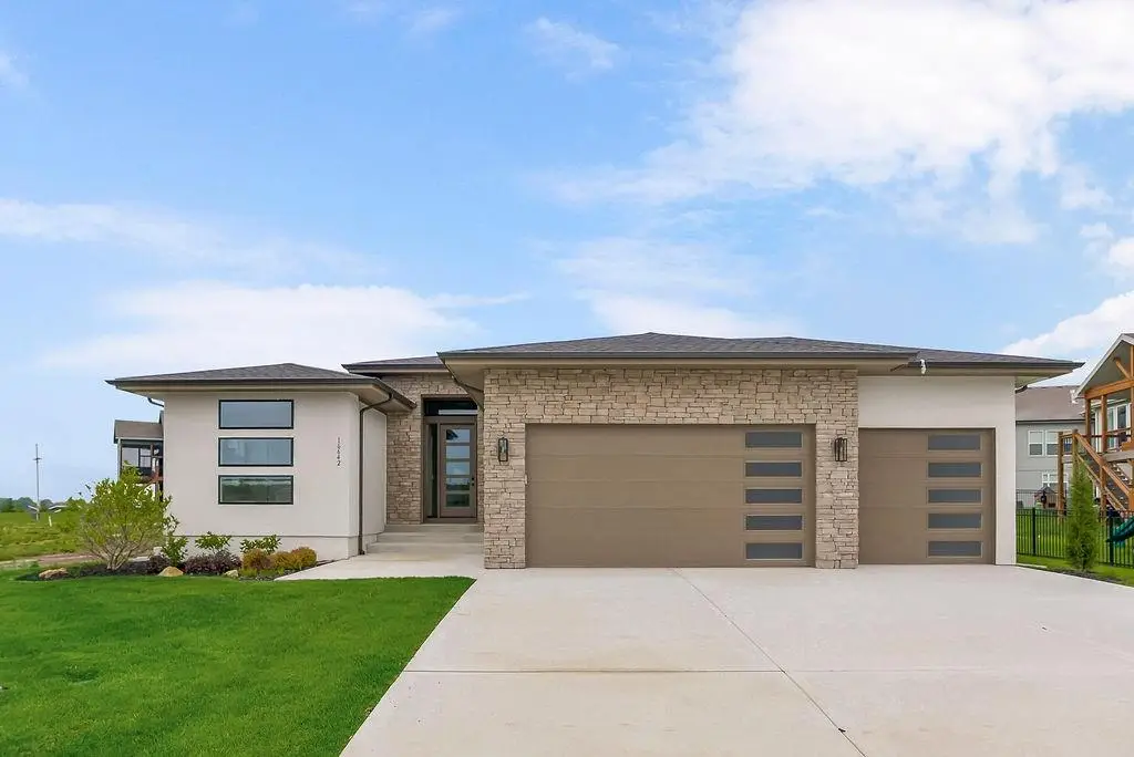 2146 SW Tracker Lane, Lees Summit, MO 64082 - #1