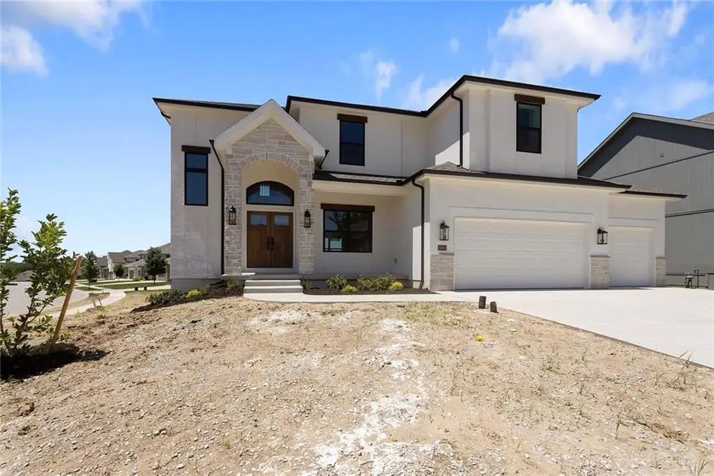 5518 NW Thousand Oaks Drive, Parkville, MO 64152 - #1