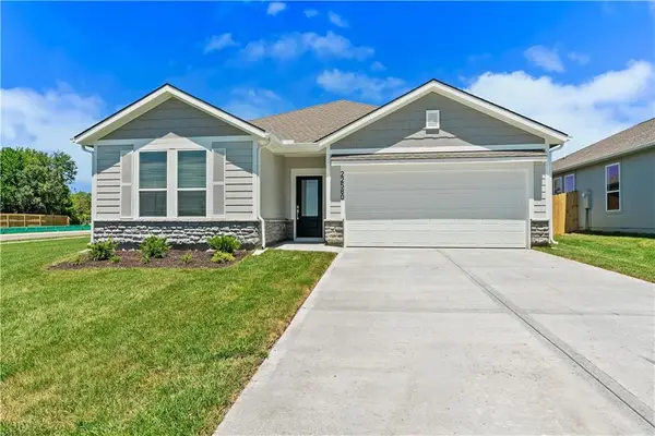 22580 W 214th Terrace, Spring Hill, KS 66083