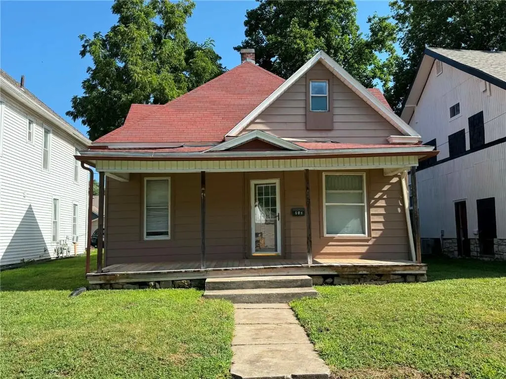 528 Park Avenue, Excelsior Springs, MO 64024 - #1