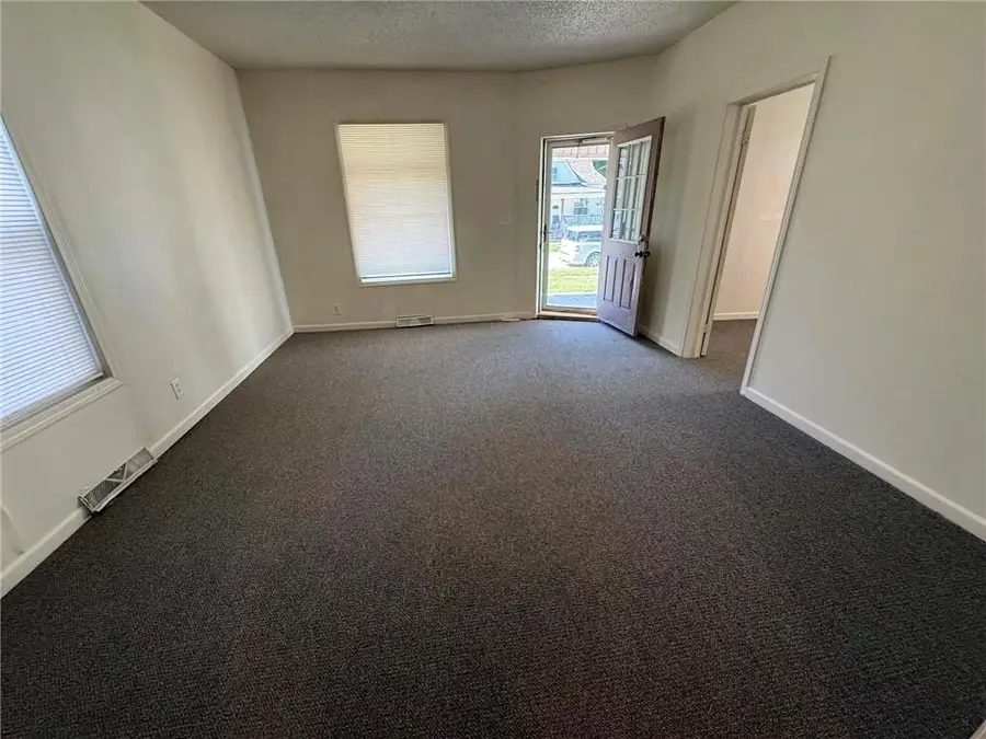 528 Park Avenue, Excelsior Springs, MO 64024 - #3