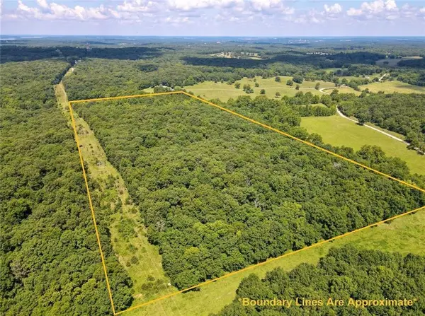 Ervin Lane, Warsaw, MO 65355