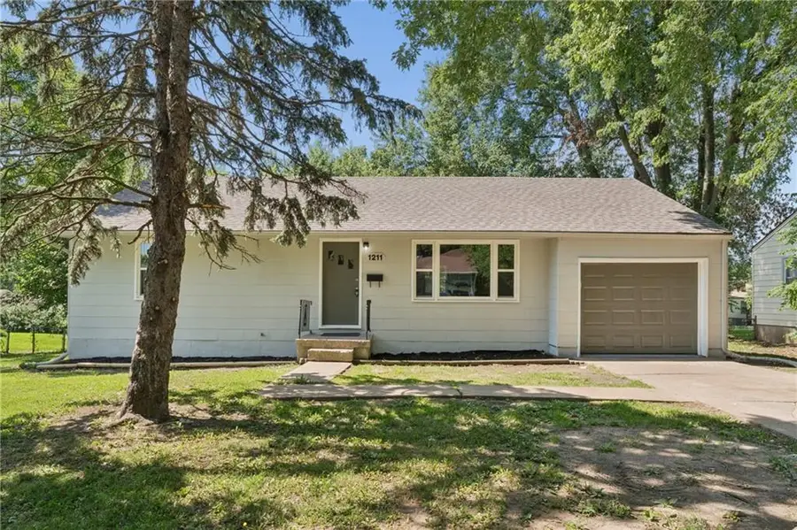 1211 NE 67th Place, Gladstone, MO 64118 - #2