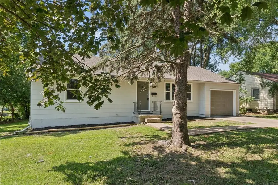 1211 NE 67th Place, Gladstone, MO 64118 - #3
