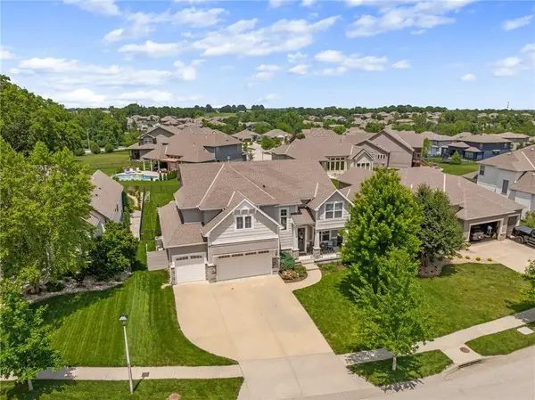 15854 W 165th Terrace, Olathe, KS 66062
