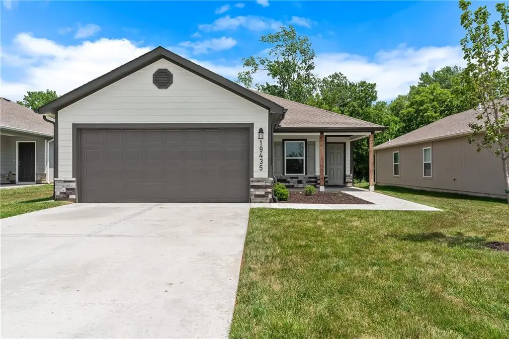 2790 Woodfield Drive, Tonganoxie, KS 66086 - #1
