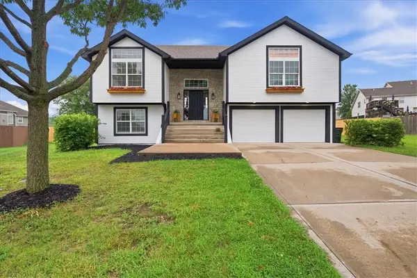 4000 Cades Cove, Leavenworth, KS 66048