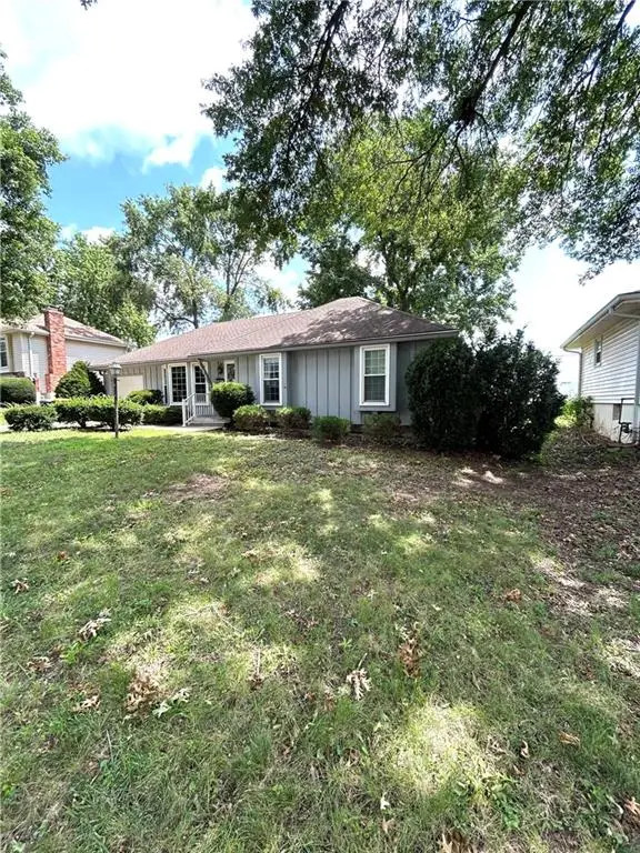 11007 Spring Valley Road, Kansas City, MO 64134 - #2