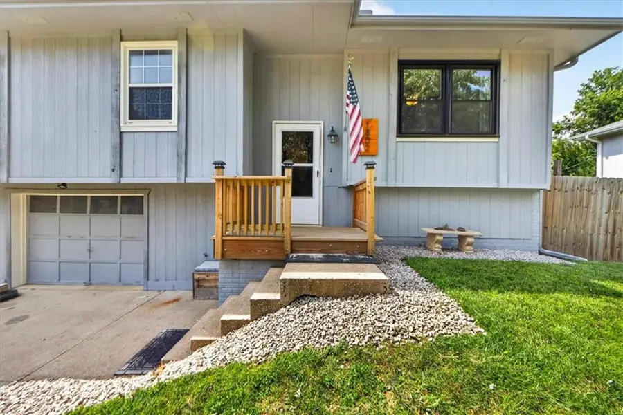 1802 Parkwood Drive, Harrisonville, MO 64701 - #2