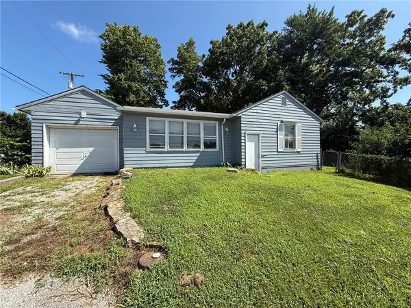 1300 N State Route 7 Highway, Pleasant Hill, MO 64080