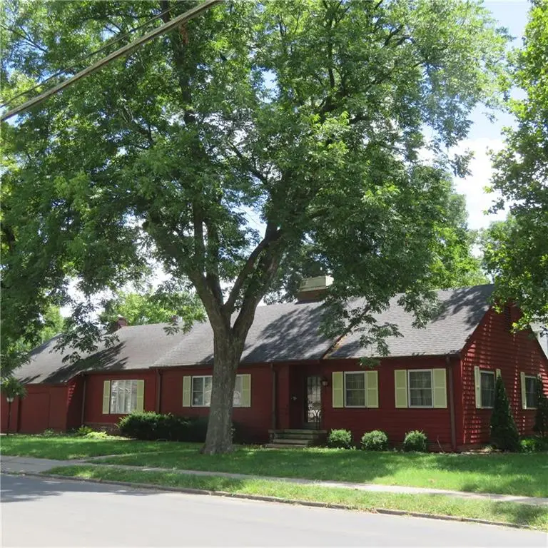 401 E Broadway Street, Iola, KS 66749 - #1