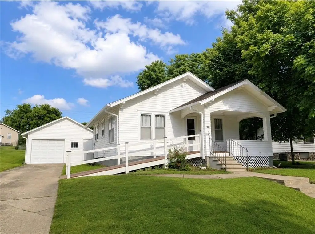 417 S Walnut Street, Maryville, MO 64468 - #1