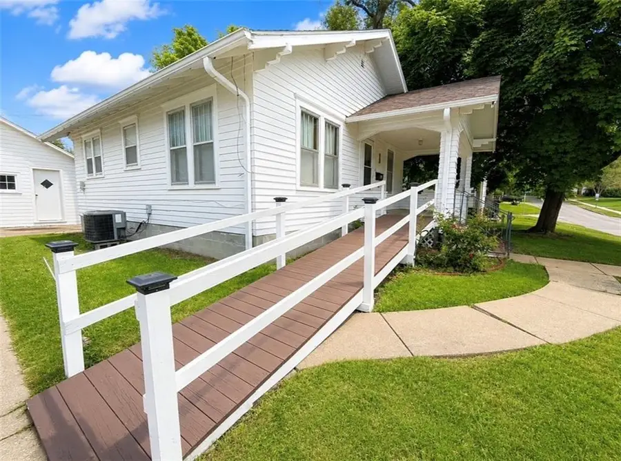 417 S Walnut Street, Maryville, MO 64468 - #3