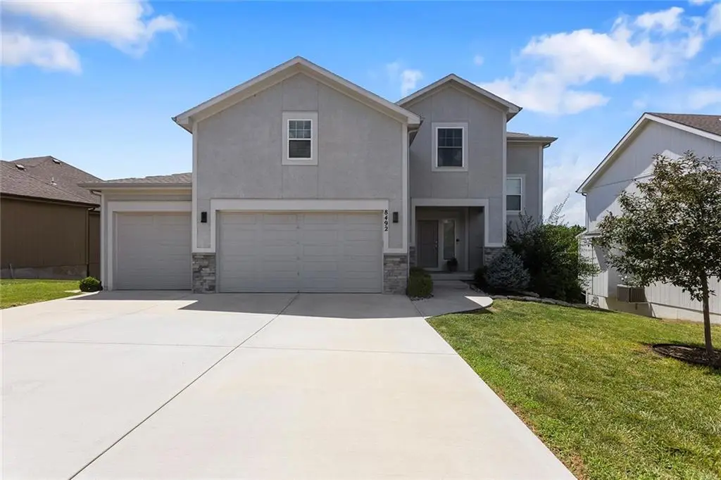 8492 Valley Spring Drive, De Soto, KS 66018 - #1