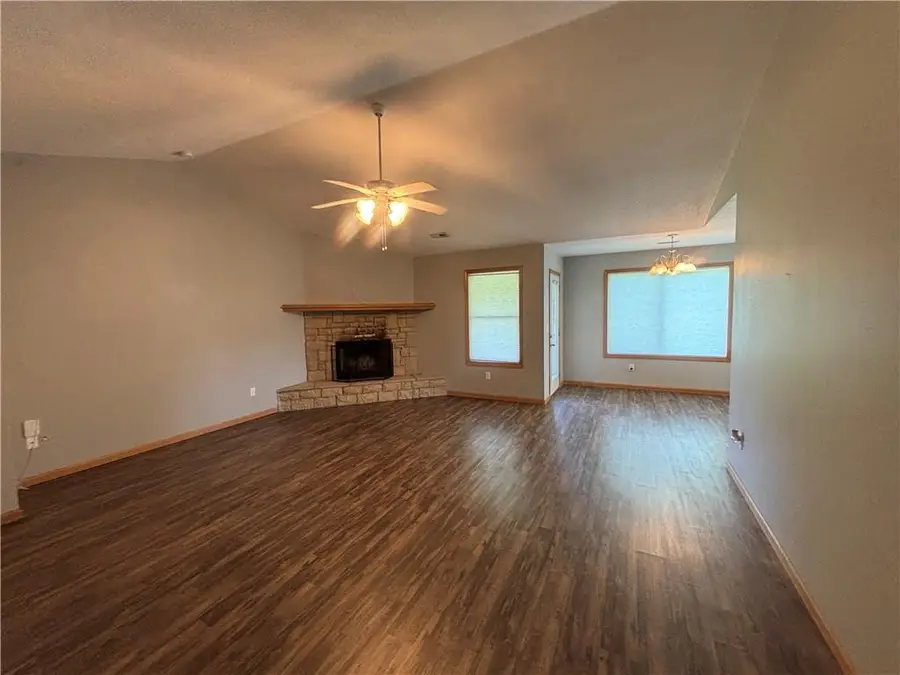 747 S Beech Street, Ottawa, KS 66067 - #2