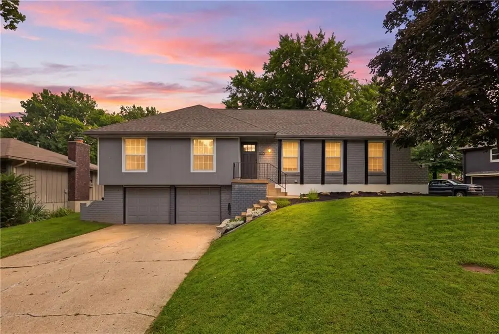 509 NW Palmer Drive, Blue Springs, MO 64014 - #1