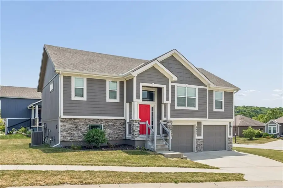 7831 N Walrond Avenue, Kansas City, MO 64119 - #2