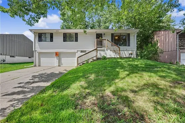632 N Mohican Drive, Independence, MO 64056