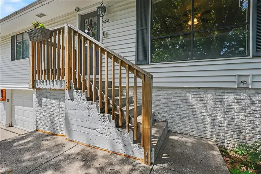632 N Mohican Drive, Independence, MO 64056 - #2