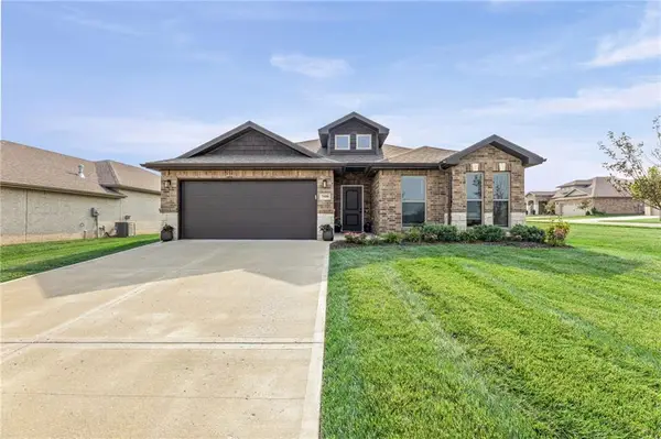 7559 Arapahoe Drive, Shawnee, KS 66227