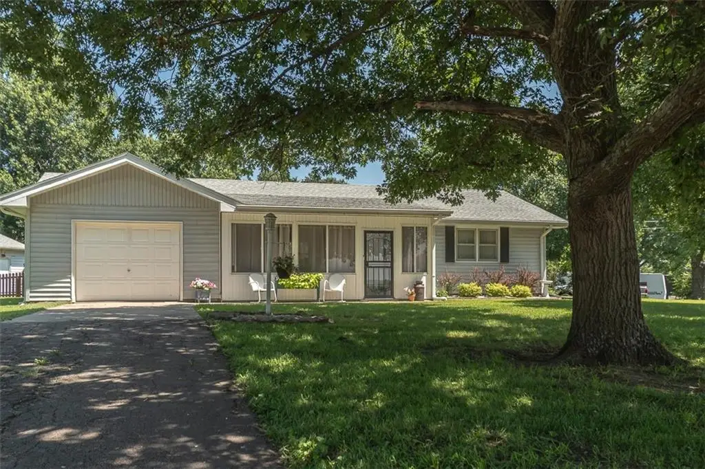 400 Kansa Drive, Ozawkie, KS 66070 - #1