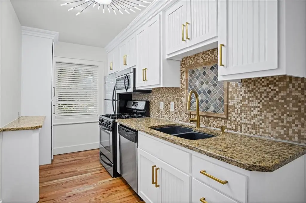 1207 W 45th Street #3E, Kansas City, MO 64111 - #1