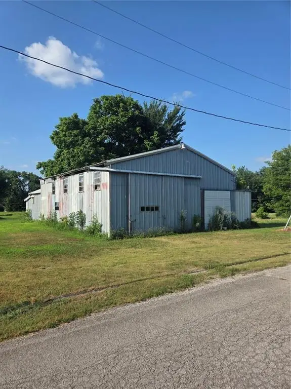 110 E 9th Street, Mulberry, KS 66756