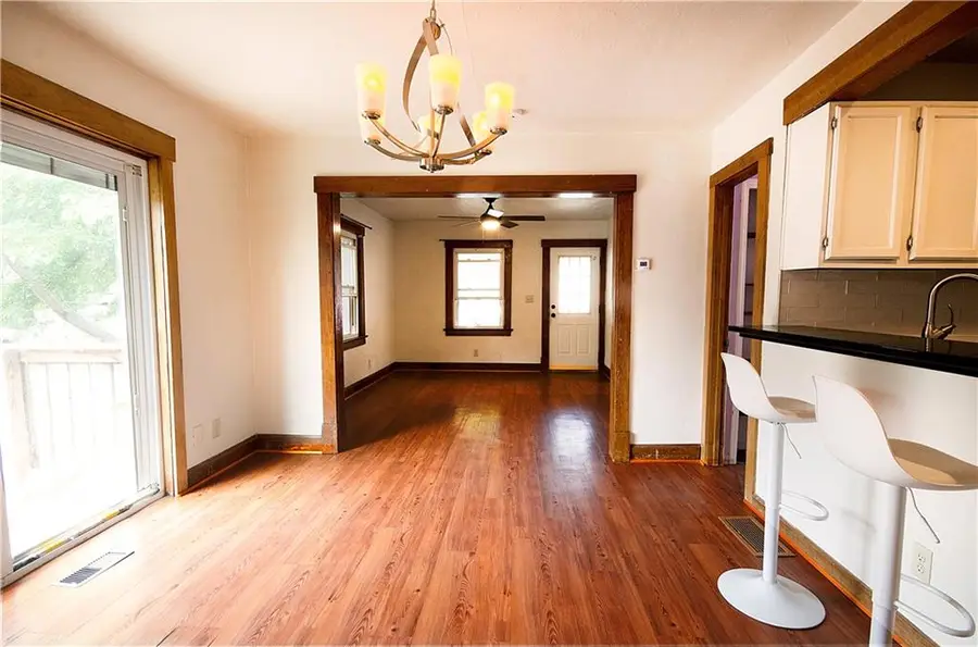 227 S Ash Avenue, Independence, MO 64053 - #3