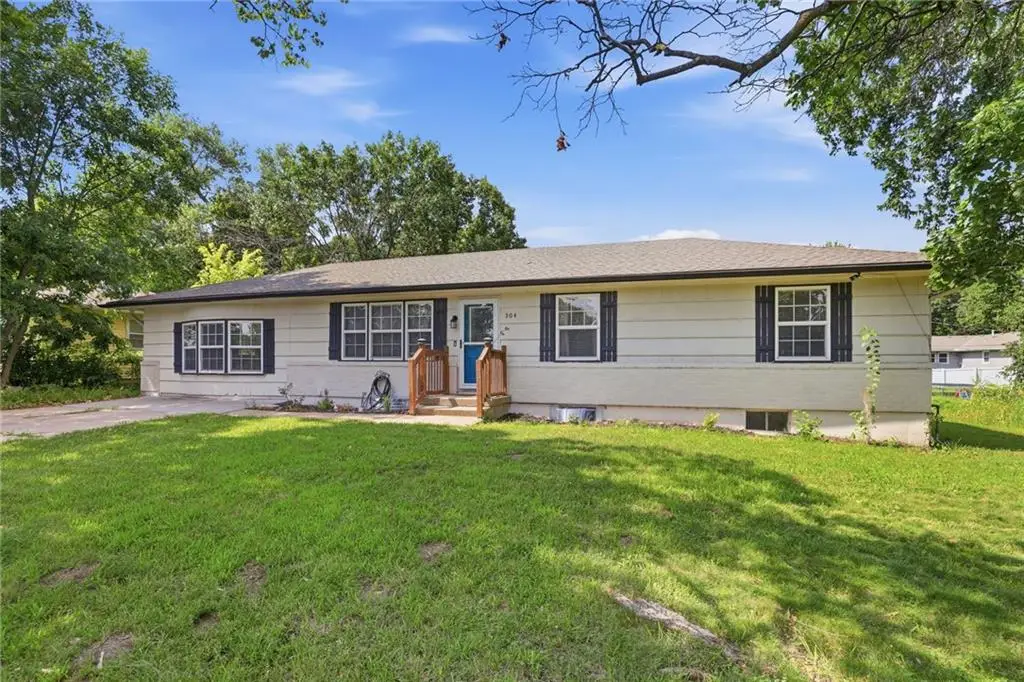 304 E South Street, Harrisonville, MO 64701 - #1