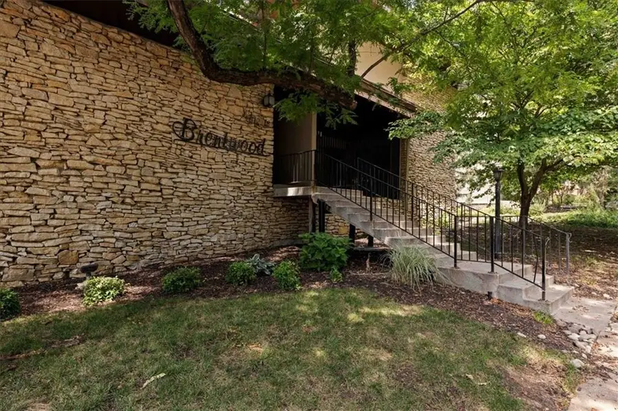 4512 Jefferson Street #10, Kansas City, MO 64111 - #2