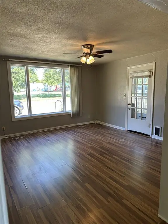522 N Havannah Street, Butler, MO 64730 - #3