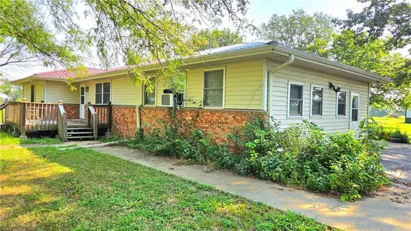 10753 Scott Road, Pleasanton, KS 66075