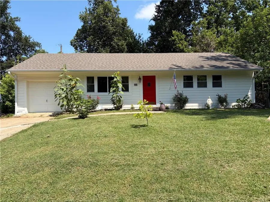 905 N 80th Terrace, Kansas City, KS 66112 - #2